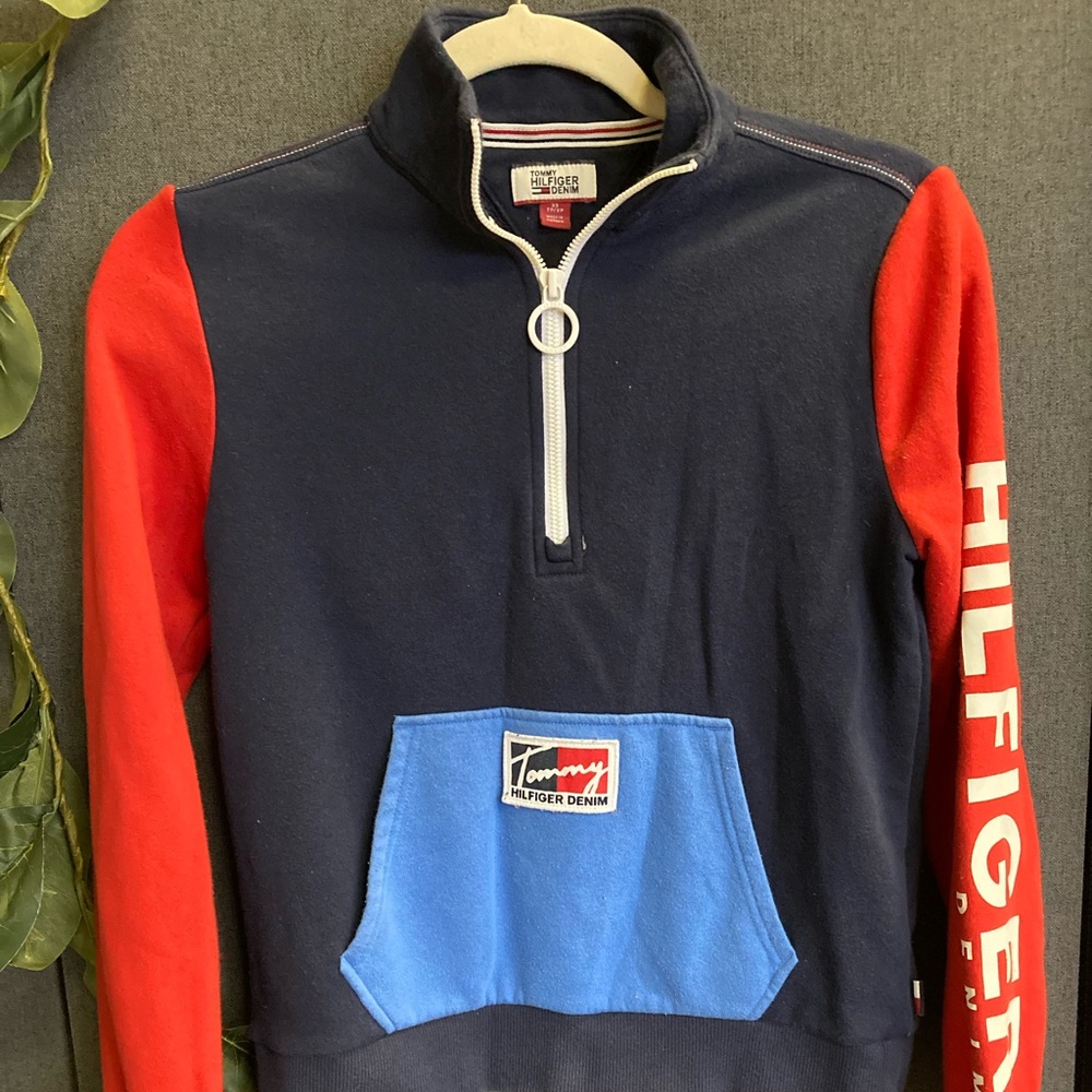 Tommy Hilfiger Sweatshirt Size XS Red White Blue 1/4 Zip Front Pocket. [z]